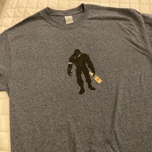 Yeti Men's Grey and Blue T-shirt